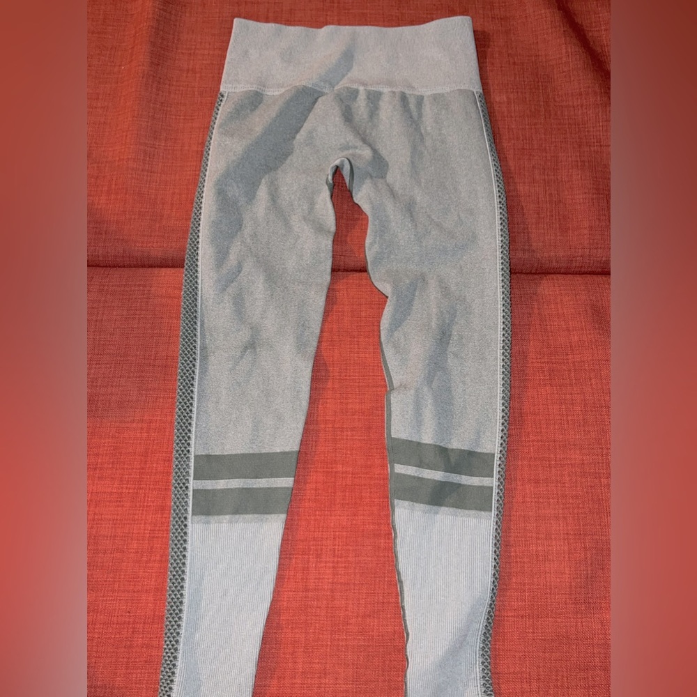 Bombshell color green